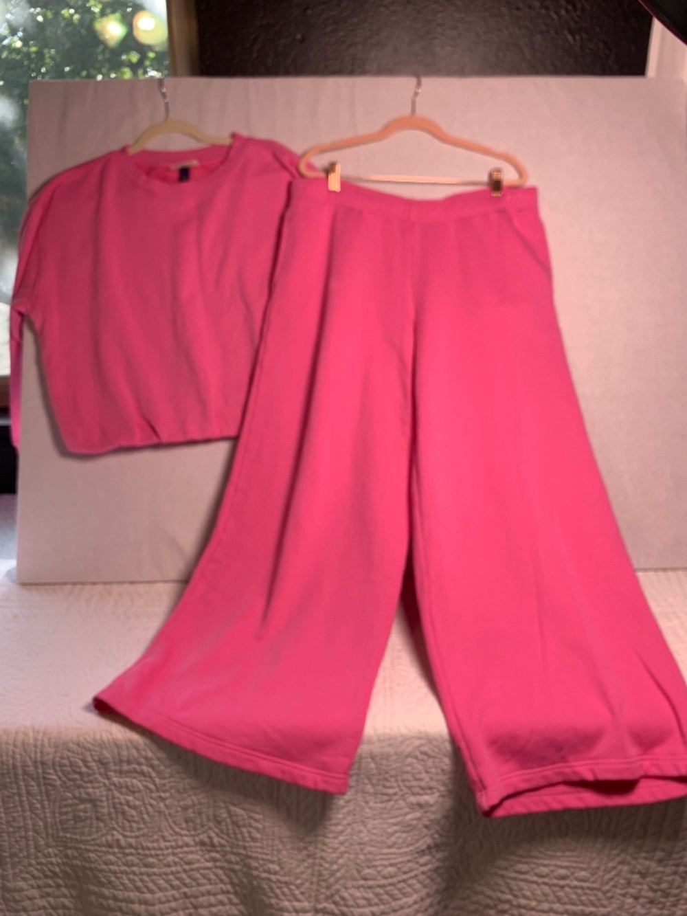 Universal Threads Hot Pink 2pc set sweatshirt & sweatpants sz L